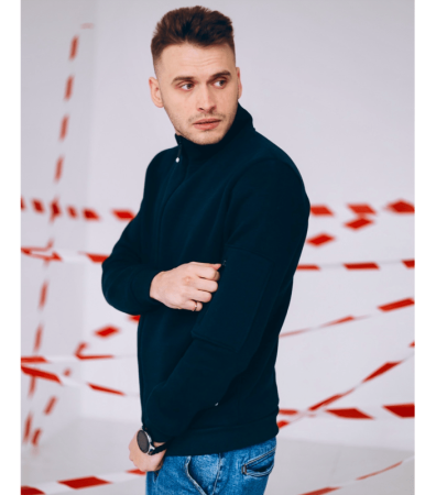Тепла кофта на замку з накладною кишенею на рукаві 30464.26
